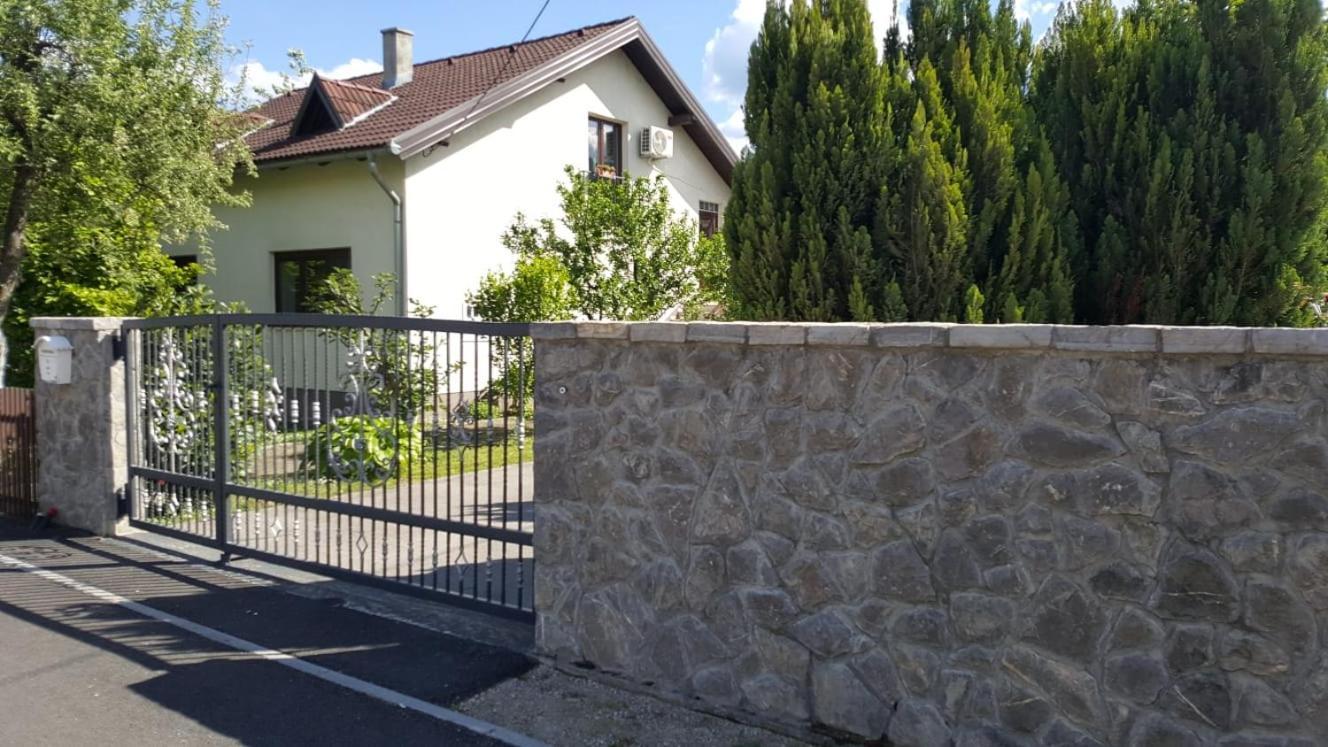 APARTMAN Em Bihać Exterior foto